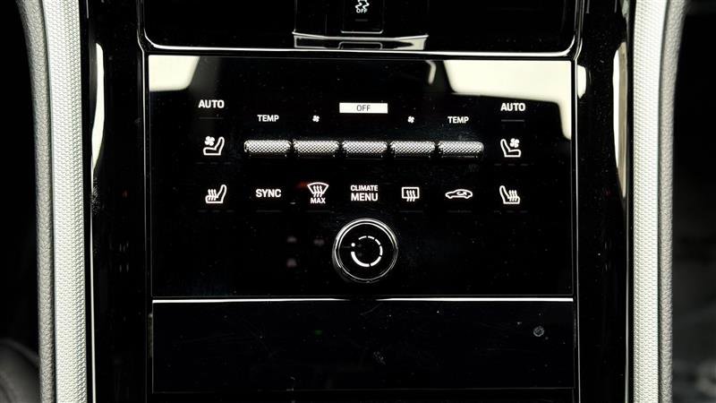 Used 2025 Porsche Panamera 4 w/ Premium Package image 26