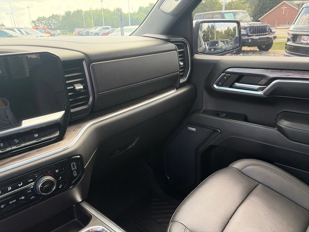 Used 2023 Chevrolet Silverado 1500 LTZ w/ LTZ Premium Package AWD/4WD image 30