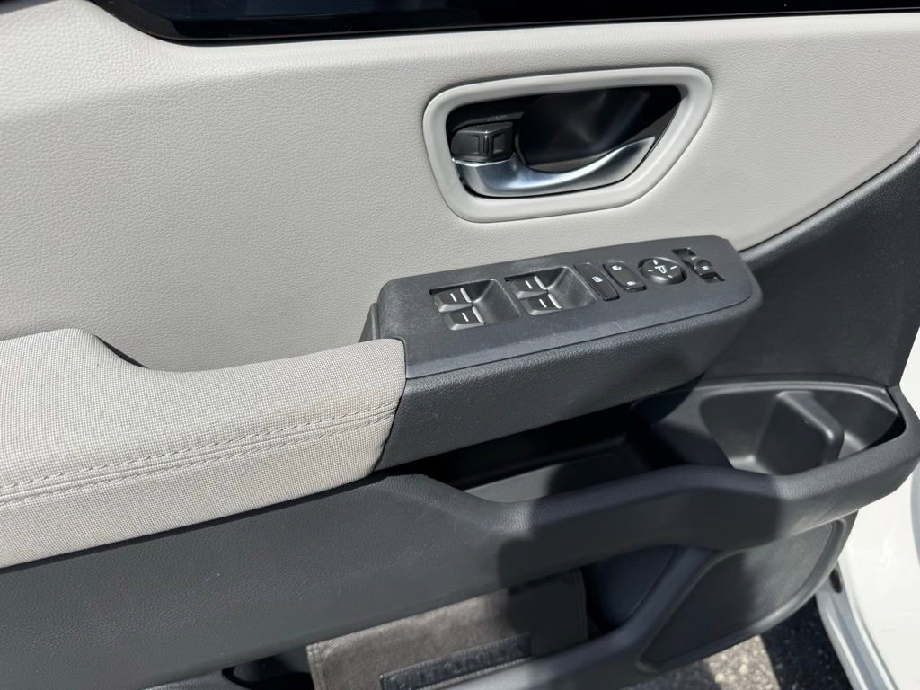 Used 2023 Honda Pilot LX image 18