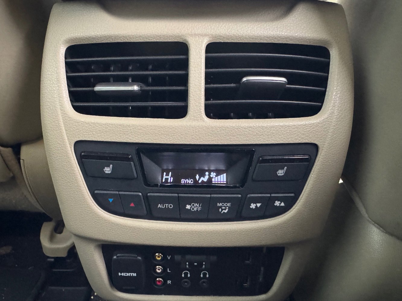 Used 2017 Acura MDX SH-AWD image 19