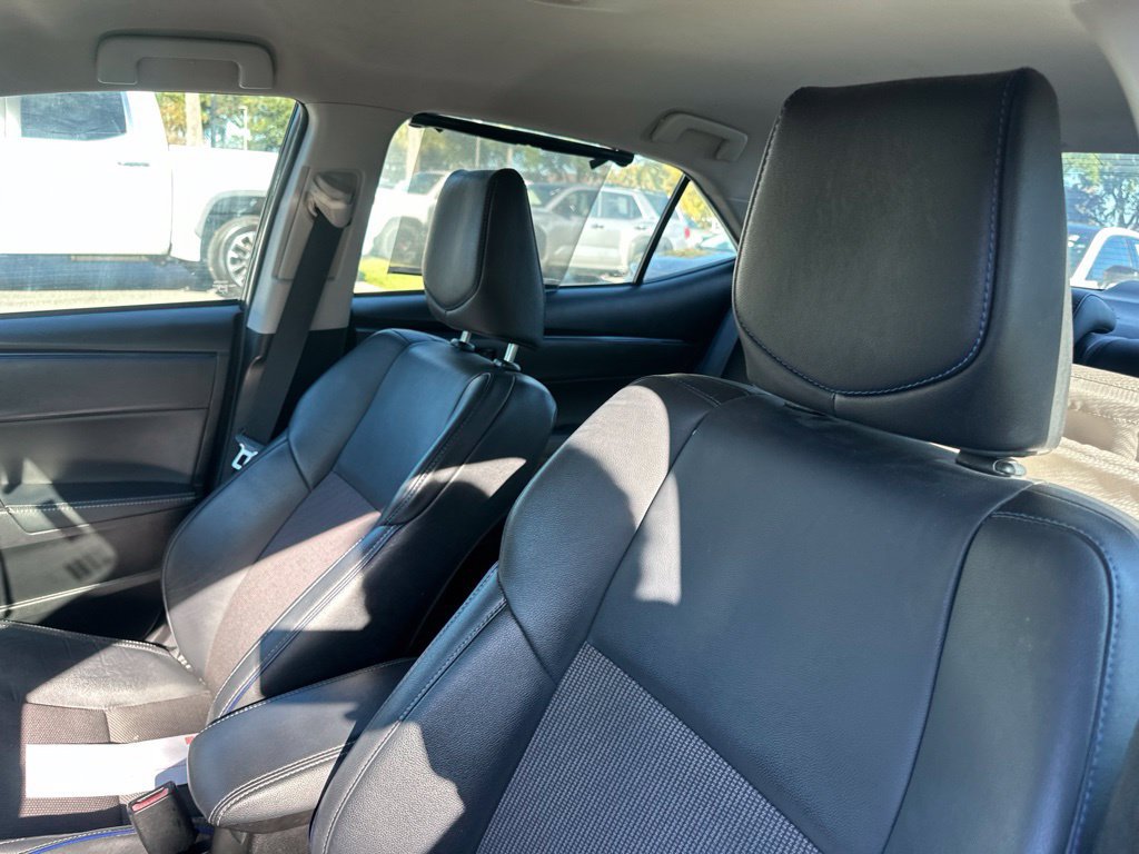 Used 2018 Toyota Corolla SE FWD image 3