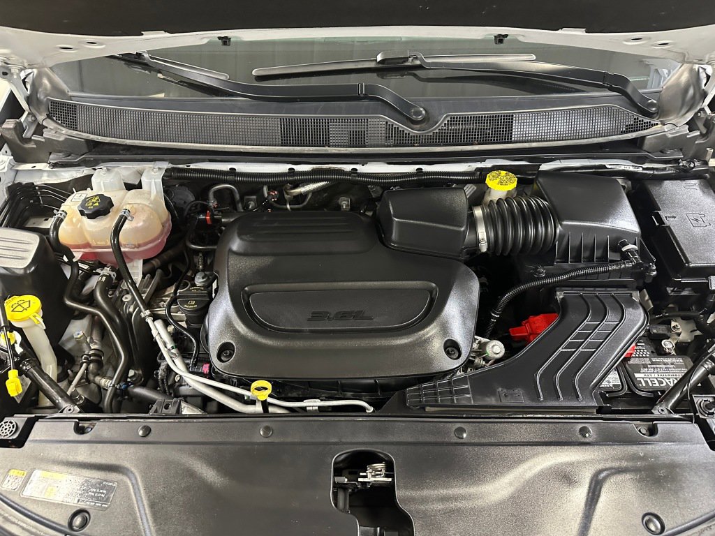 Used 2023 Chrysler Pacifica Limited image 39