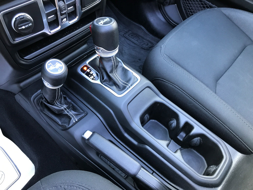 Used 2019 Jeep Wrangler Unlimited Sahara image 23