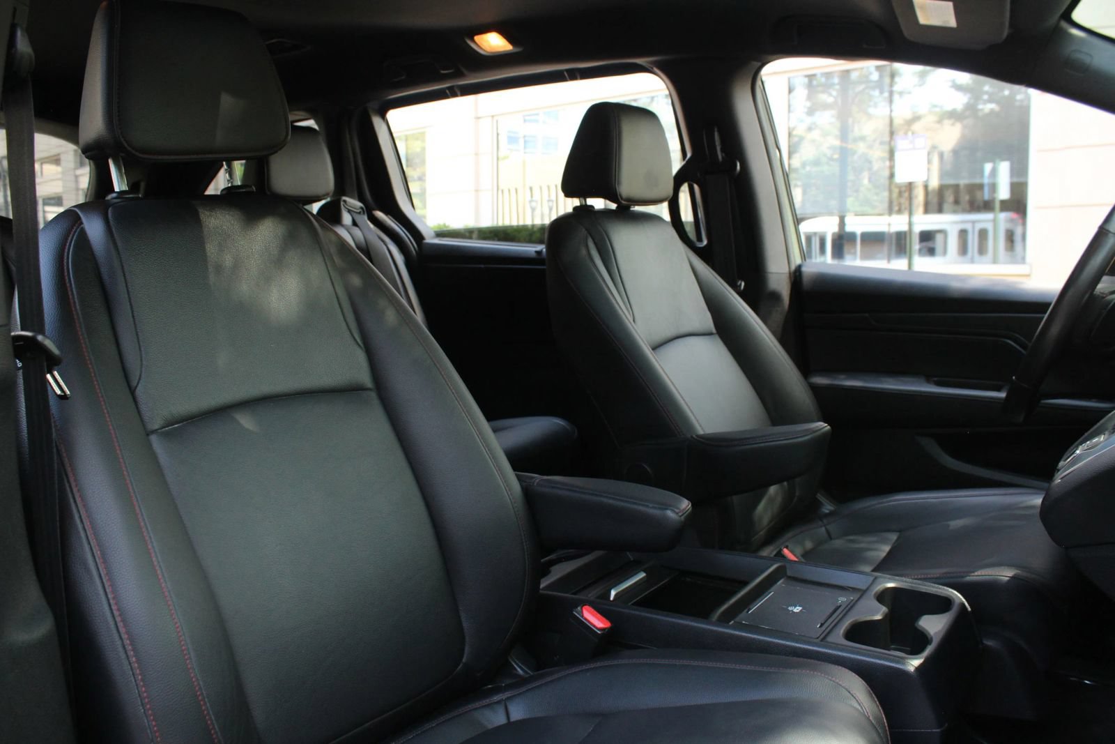 Used 2025 Honda Odyssey Sport-L image 24