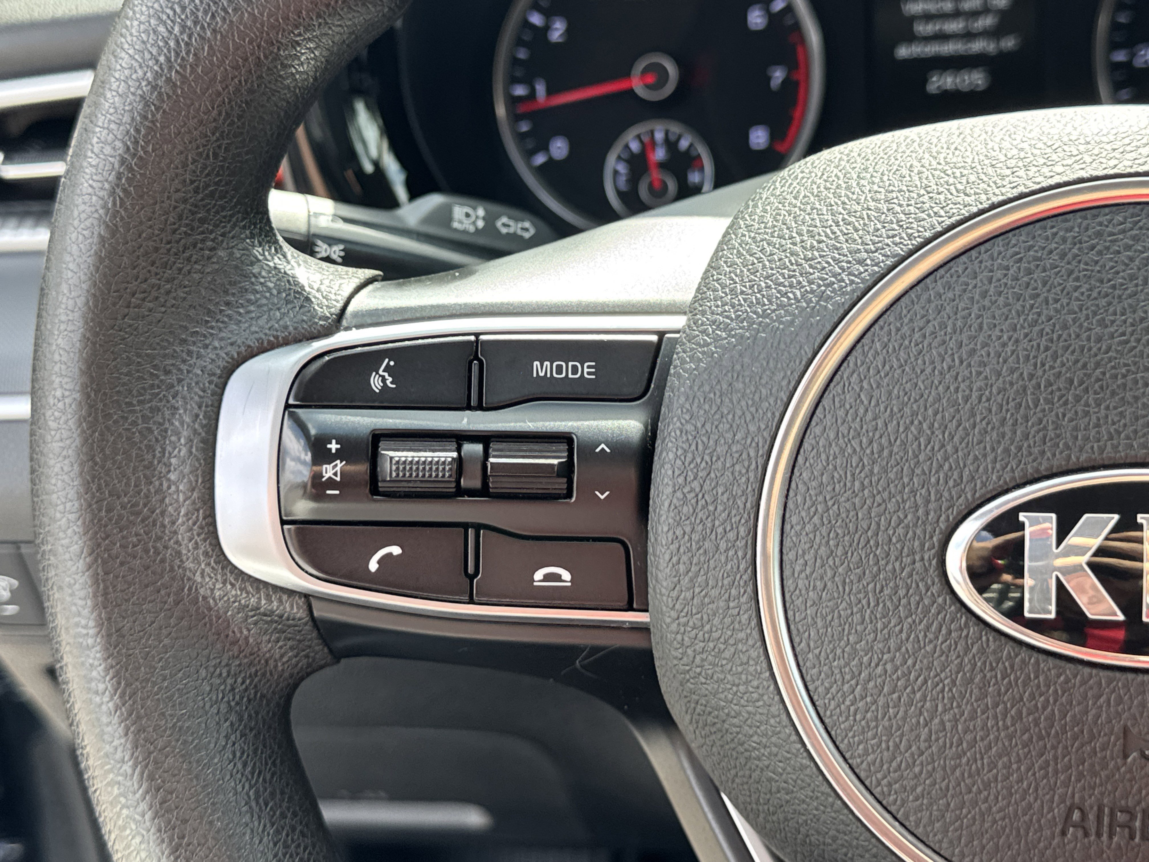 Used 2021 Kia K5 LXS image 24