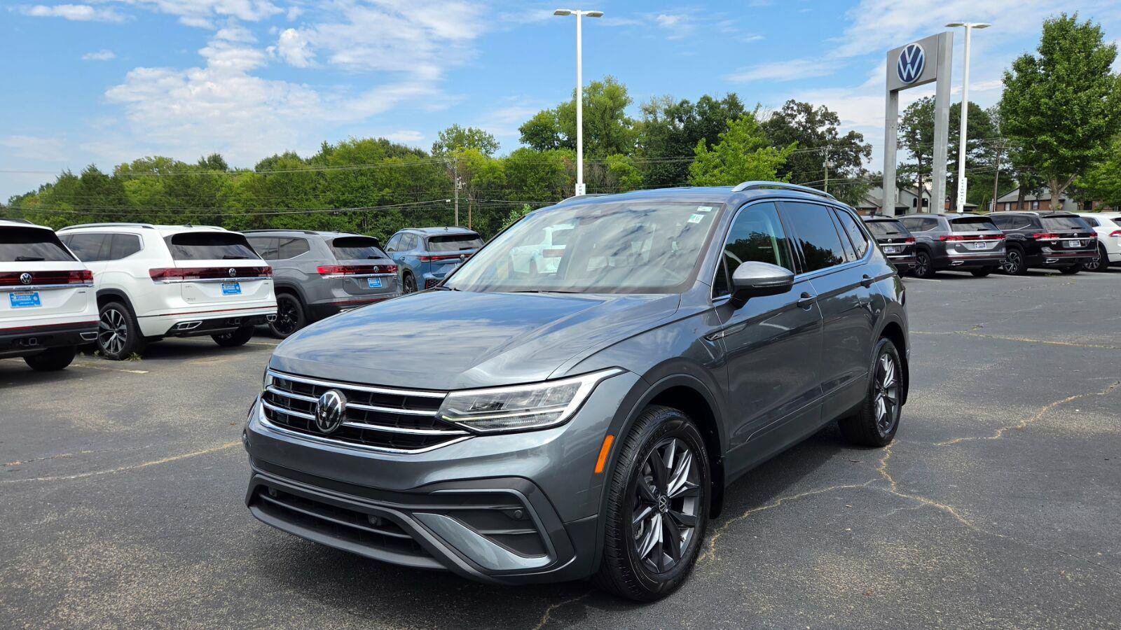 Certified 2023 Volkswagen Tiguan SE FWD image 9