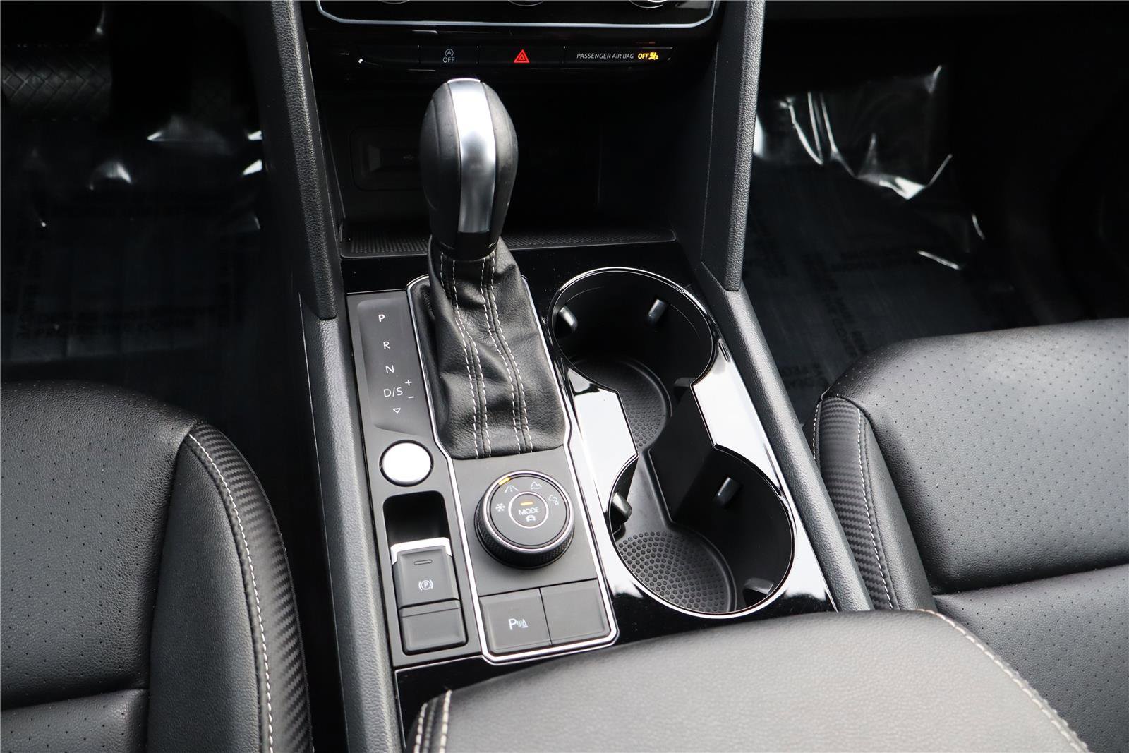 Certified 2023 Volkswagen Atlas Cross Sport SE w/ Black Wheel Package image 22