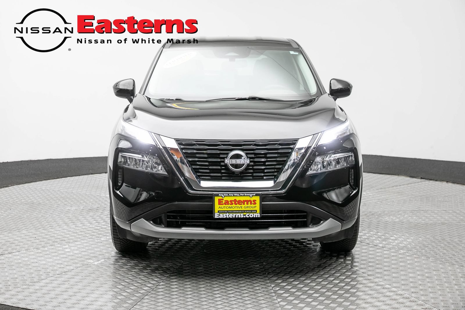 Used 2023 Nissan Rogue SV AWD/4WD image 2