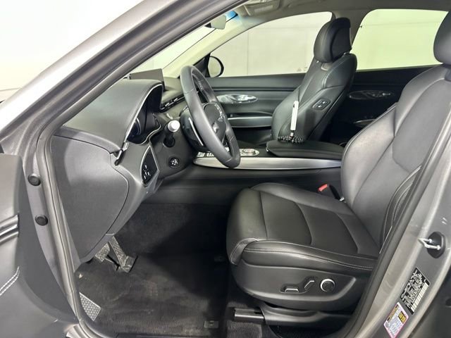 Used 2023 Genesis GV70 2.5T w/ Select Package image 11