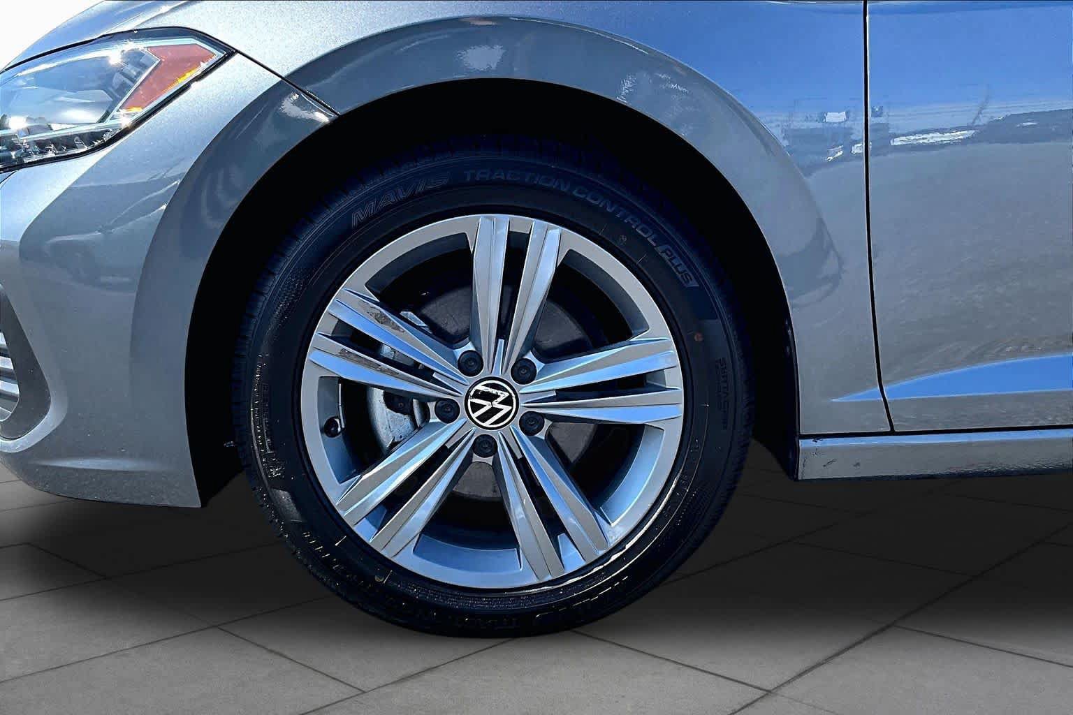 Used 2024 Volkswagen Jetta SE FWD image 10