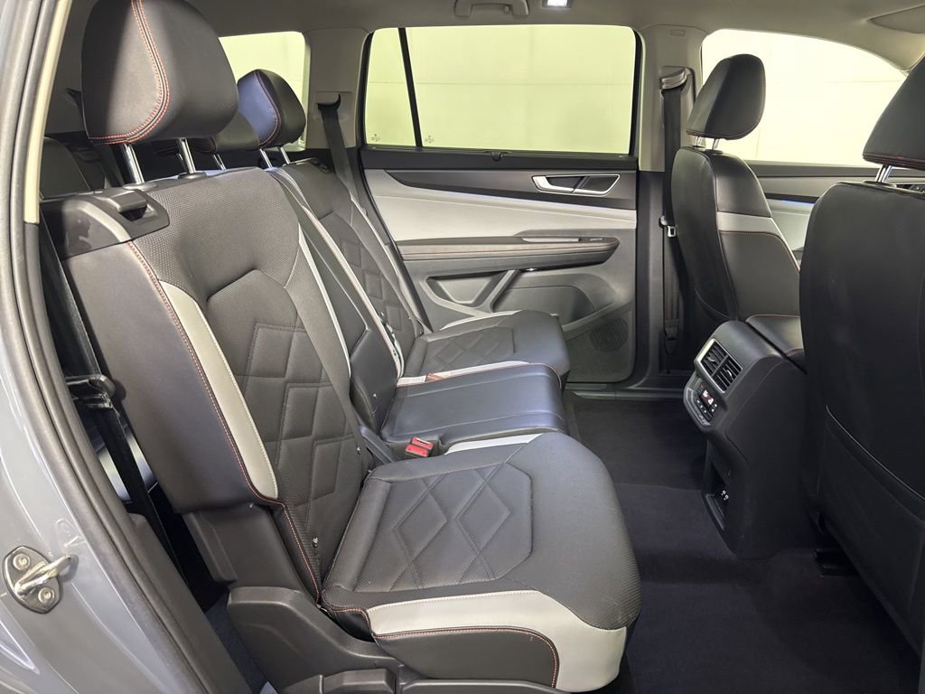 Used 2024 Volkswagen Atlas Peak Edition SEL image 15