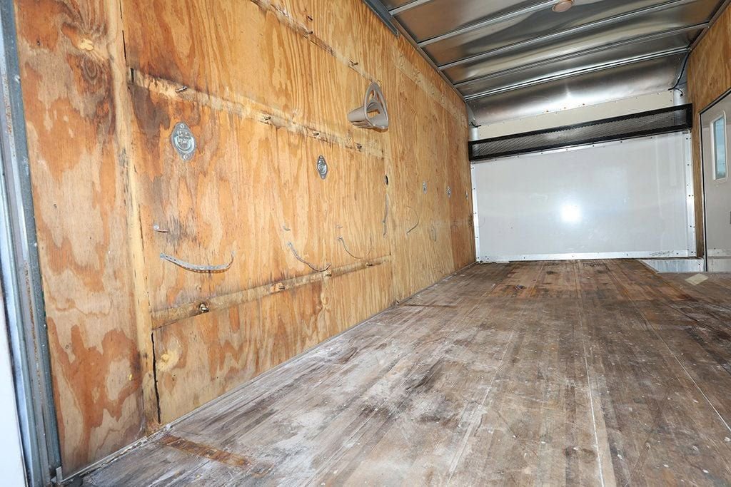 Used 2017 Ford E-450 and Econoline 450 Super Duty w/ Power Windows & Locks Group RWD image 9