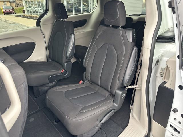 Certified 2023 Chrysler Voyager LX image 22