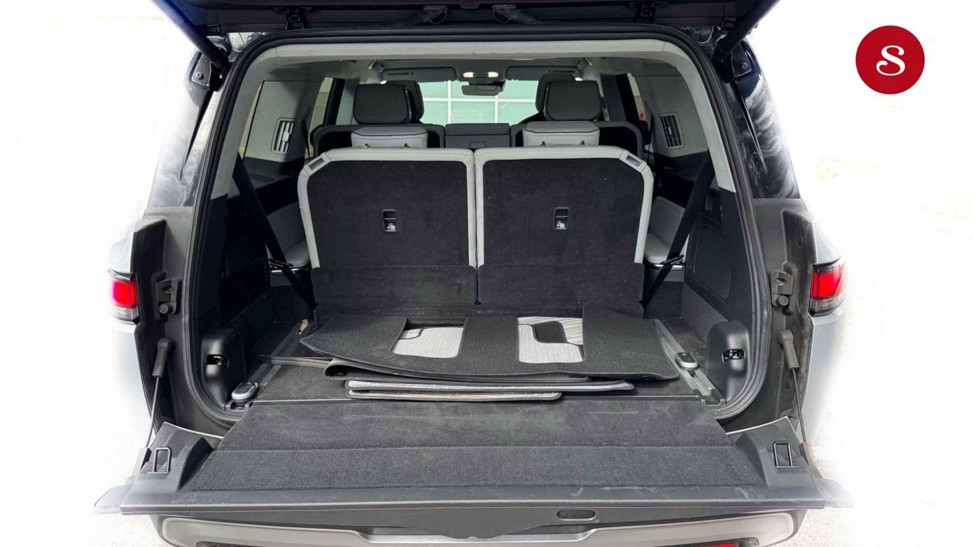 Used 2024 Rivian R1S Adventure image 5