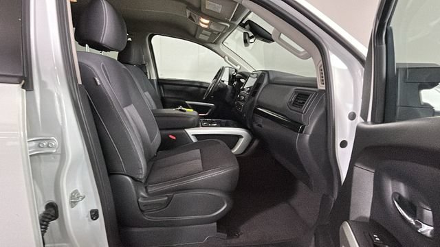 Used 2022 Nissan Titan SV w/ SV Convenience Package AWD/4WD image 31