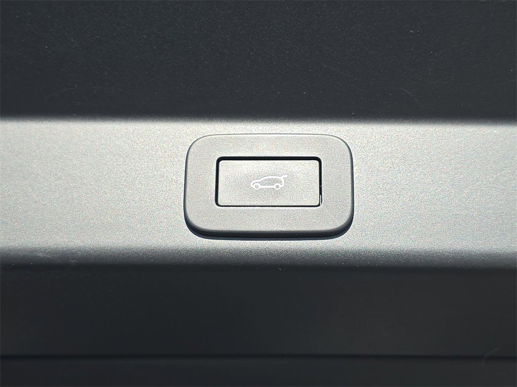 Certified 2023 Land Rover Range Rover Sport SE Dynamic image 16