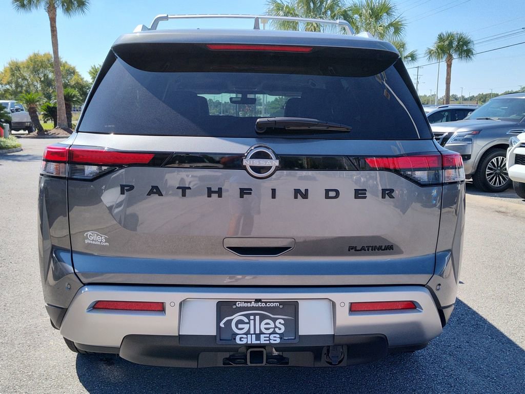 Used 2025 Nissan Pathfinder Platinum image 5