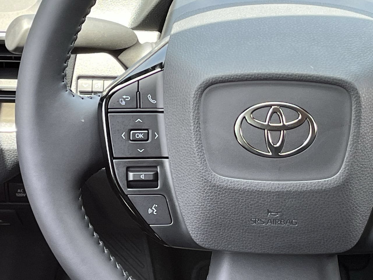 New 2026 Toyota Prius Plug-In Hybrid FWD image 12