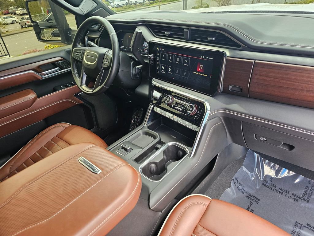 Used 2024 GMC Sierra 3500 Denali Ultimate AWD/4WD image 10