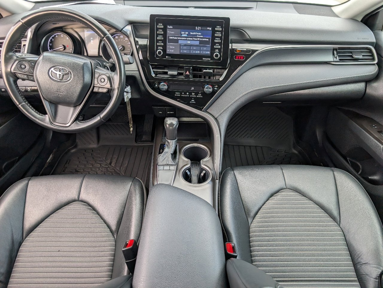 Used 2024 Toyota Camry SE FWD image 4