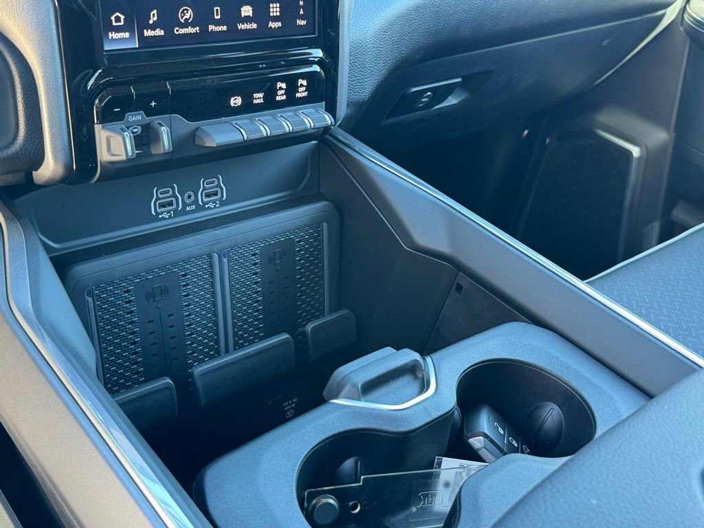 New 2026 RAM 2500 Laramie w/ Sport Appearance Package image 22