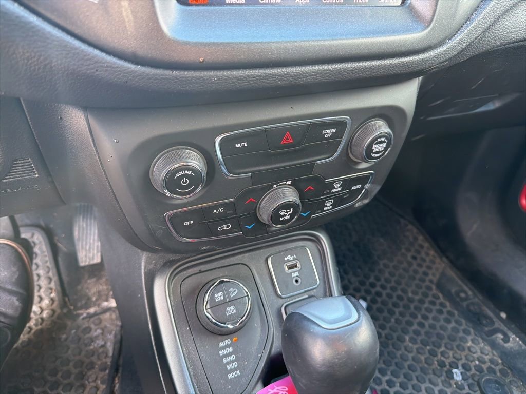 Used 2020 Jeep Compass Trailhawk w/ Leather Interior Group AWD/4WD image 21