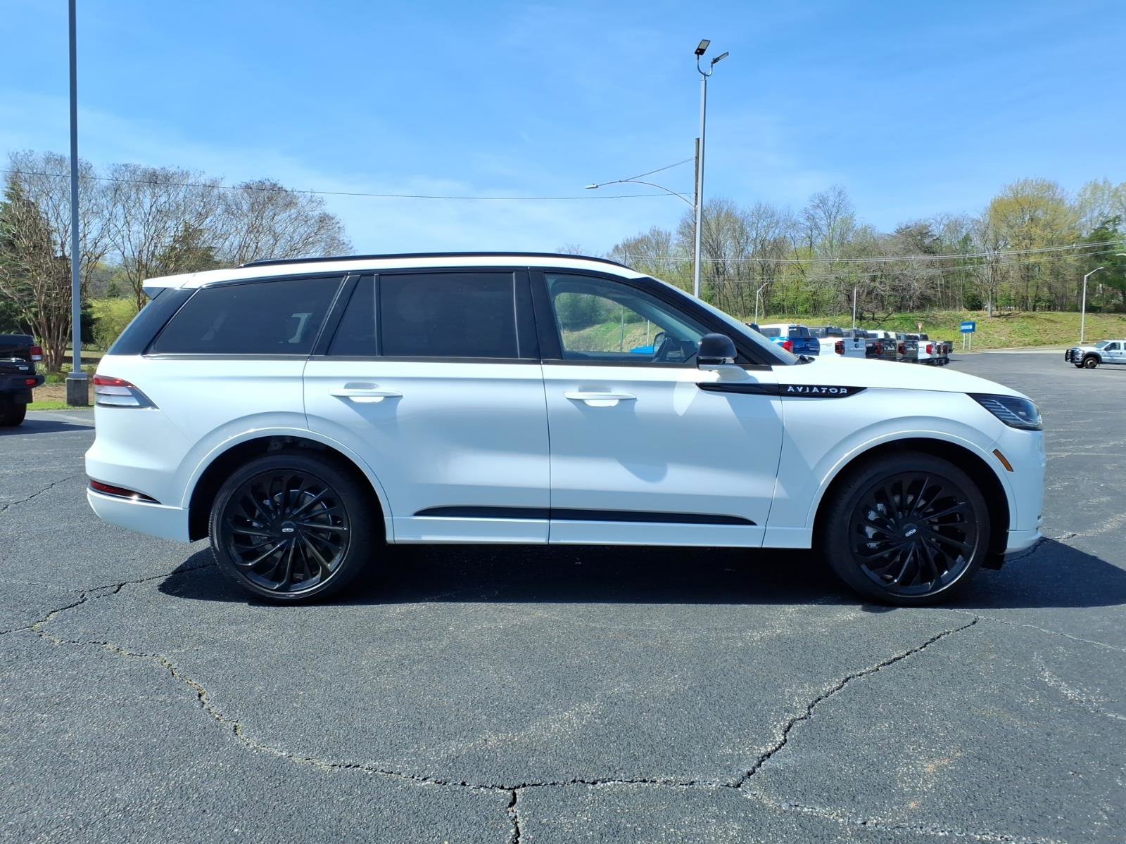 Used 2025 Lincoln Aviator Reserve w/ Equipment Group 201A image 10