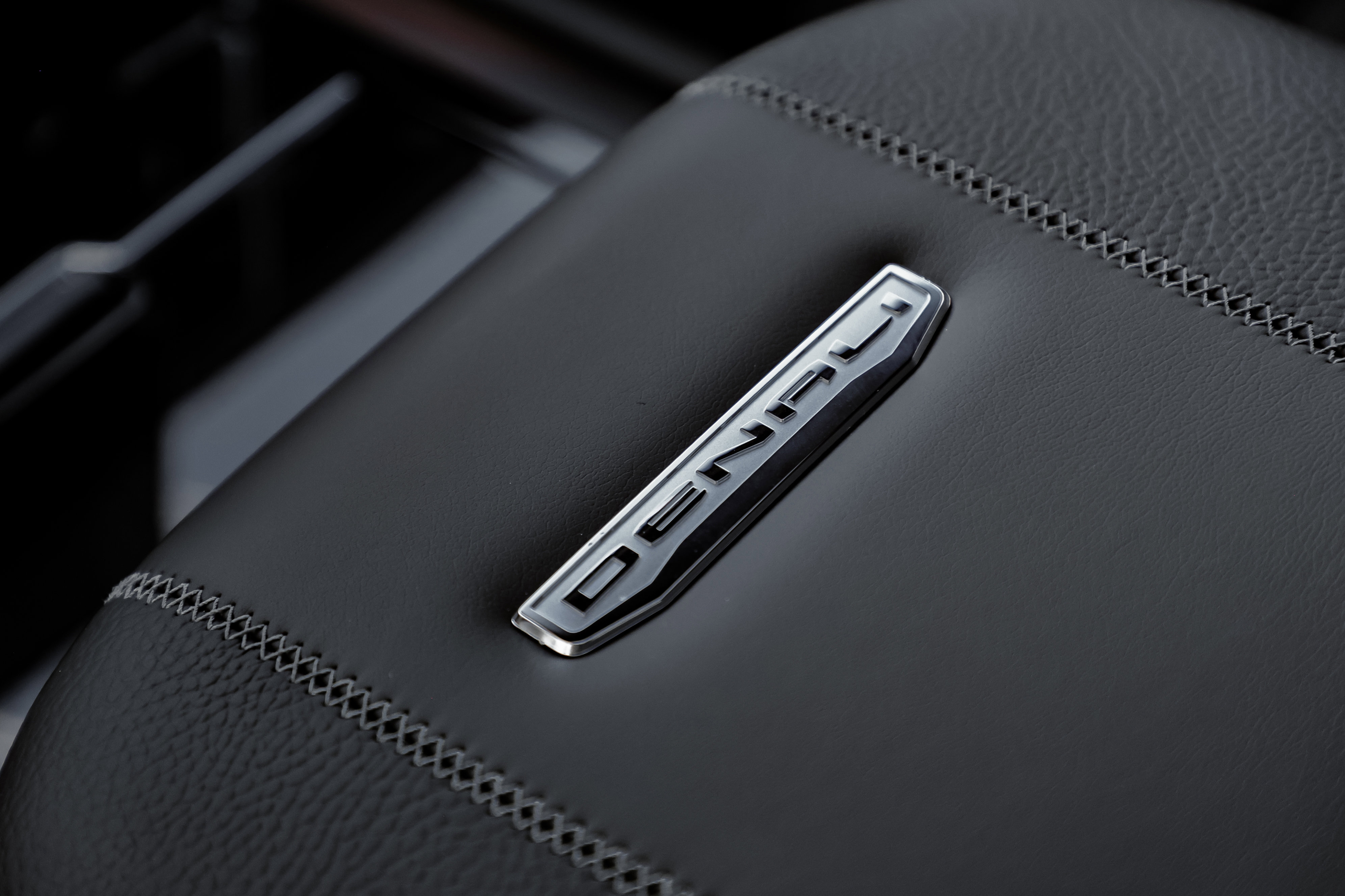 New 2026 GMC Yukon Denali w/ Sun & Power Step Package image 24