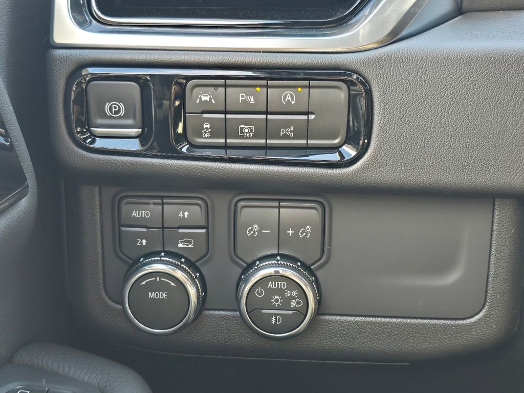 New 2026 GMC Yukon XL Denali w/ Sun & Power Step Package AWD/4WD image 18