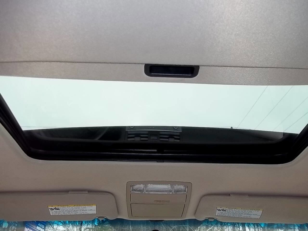 Used 2010 Toyota Camry LE image 5