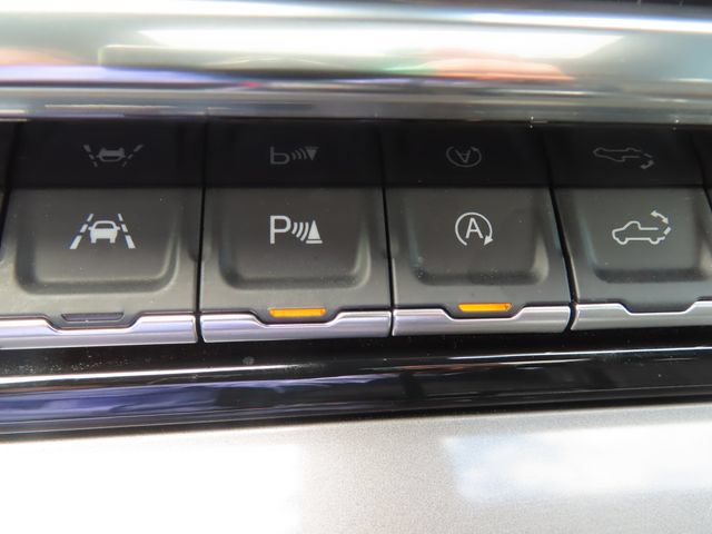 Used 2025 Chevrolet Silverado 1500 High Country AWD/4WD image 39