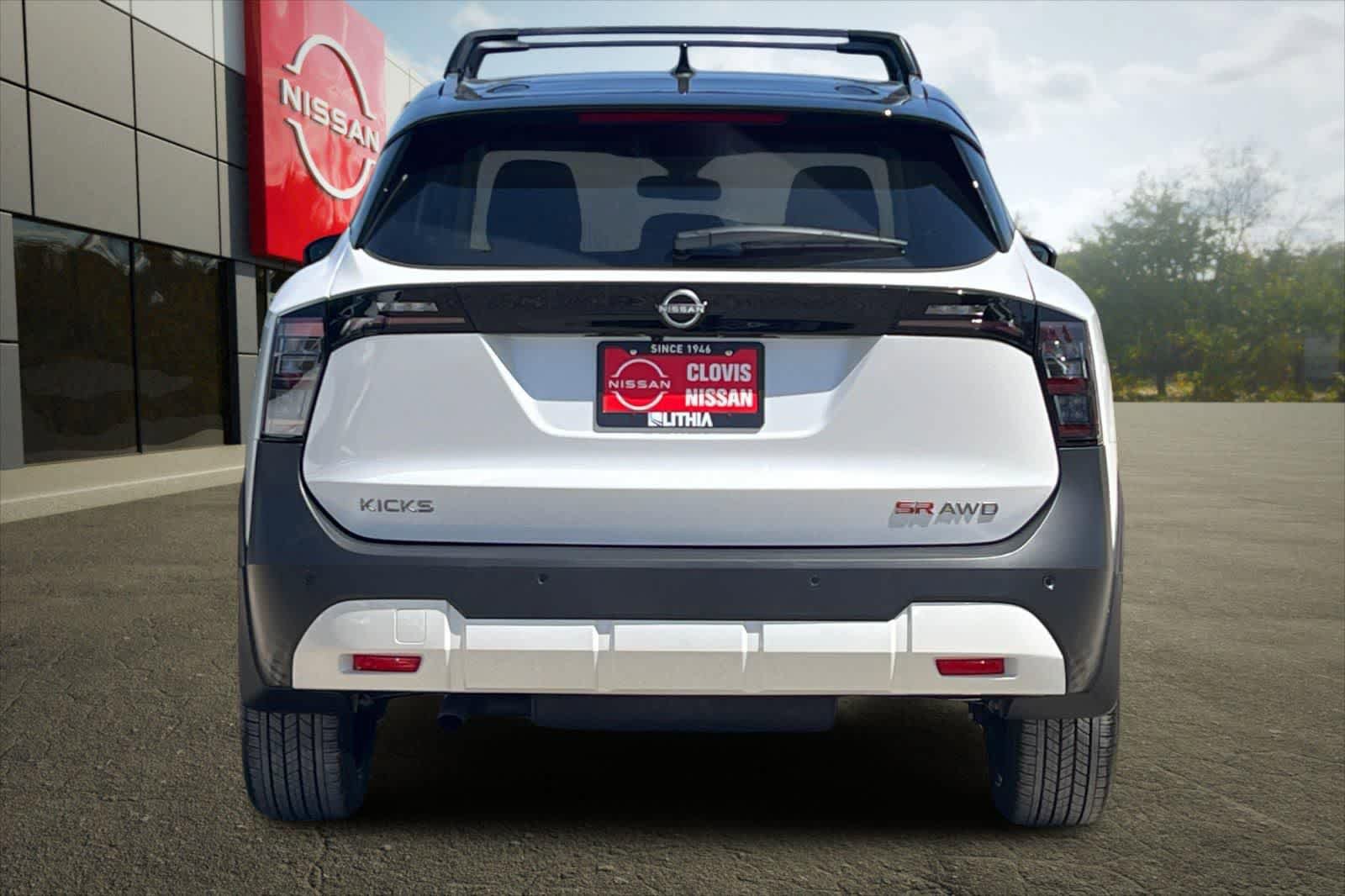New 2026 Nissan Kicks SR AWD/4WD image 8