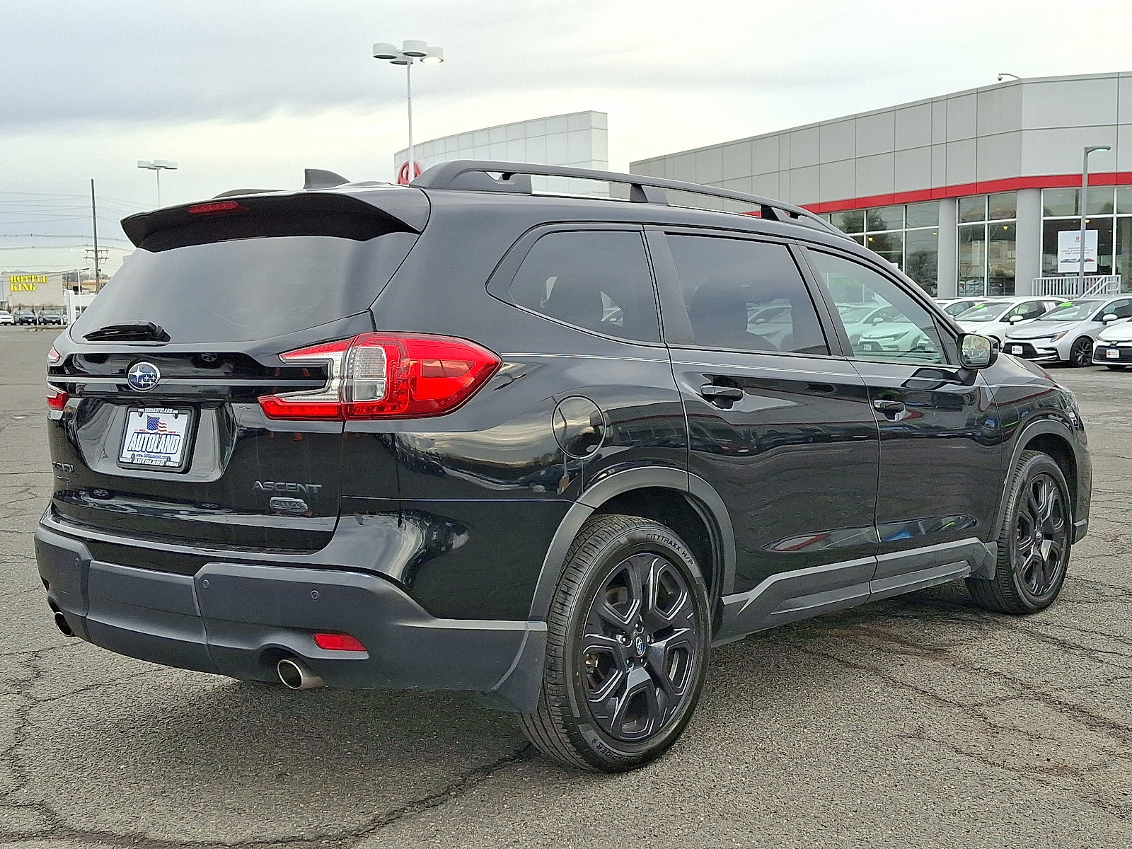 Used 2023 Subaru Ascent Onyx Edition image 7