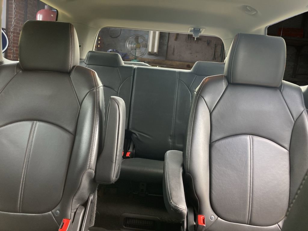 Used 2016 GMC Acadia SLT FWD image 11