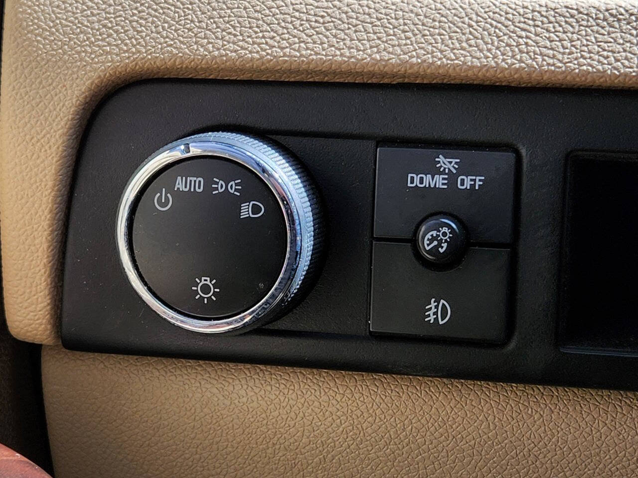 Used 2013 Cadillac Escalade Premium AWD/4WD image 28