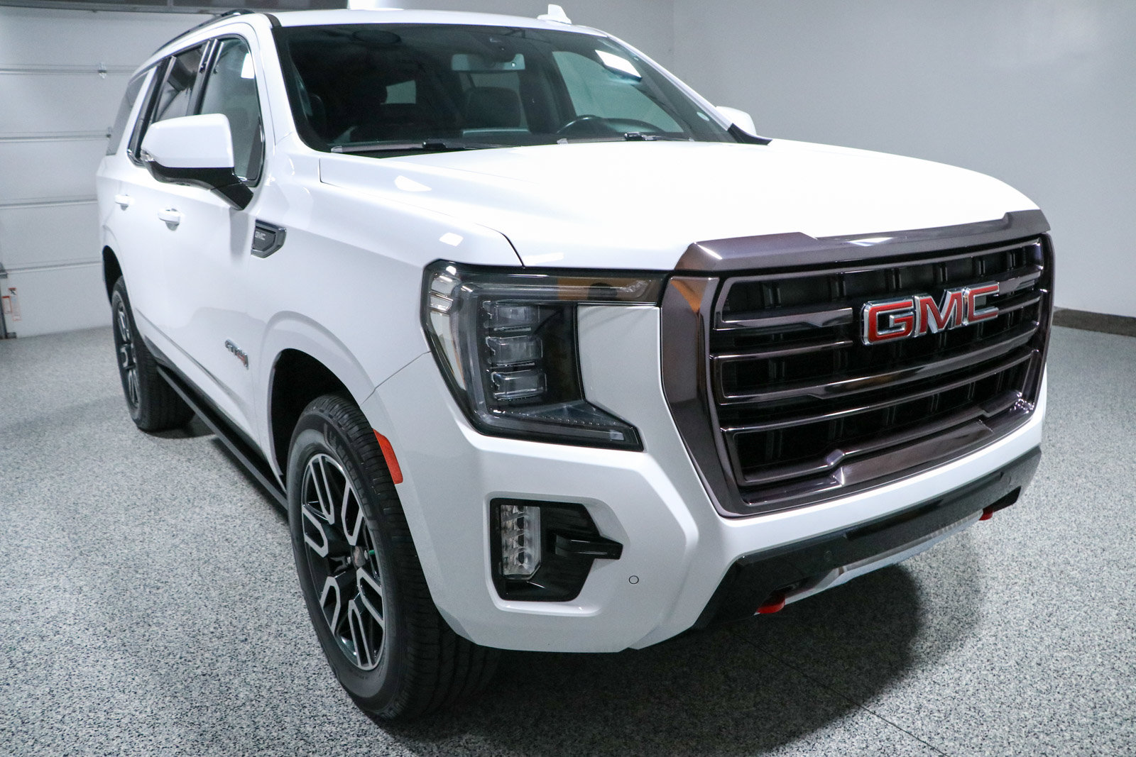Used 2022 GMC Yukon AT4 AWD/4WD image 5