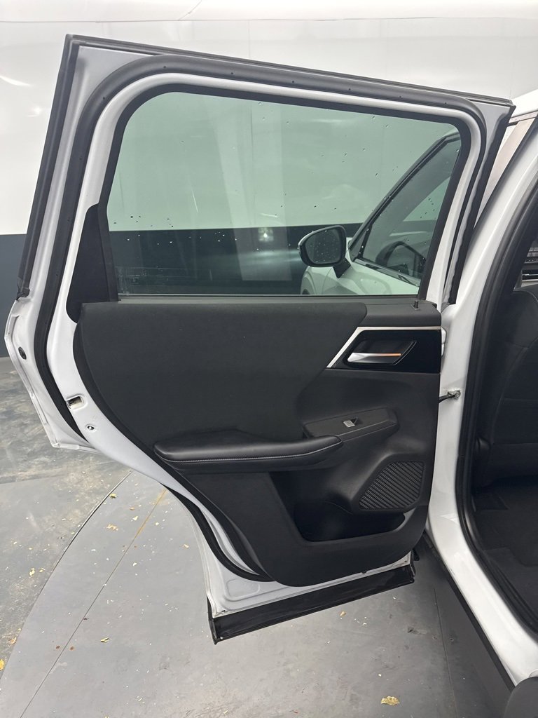 Used 2022 Mitsubishi Outlander ES image 28