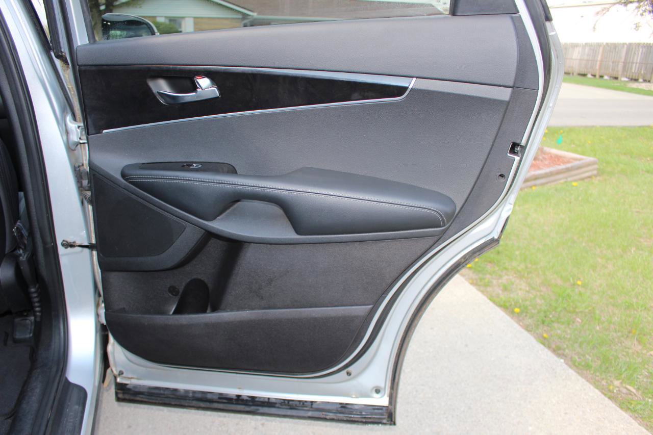 Used 2016 Kia Sorento LX w/ LX Convenience Package image 32
