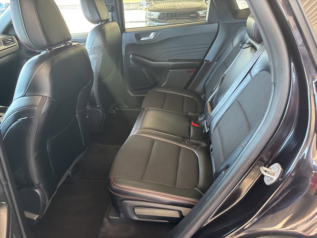 Used 2025 Ford Escape ST-Line image 11