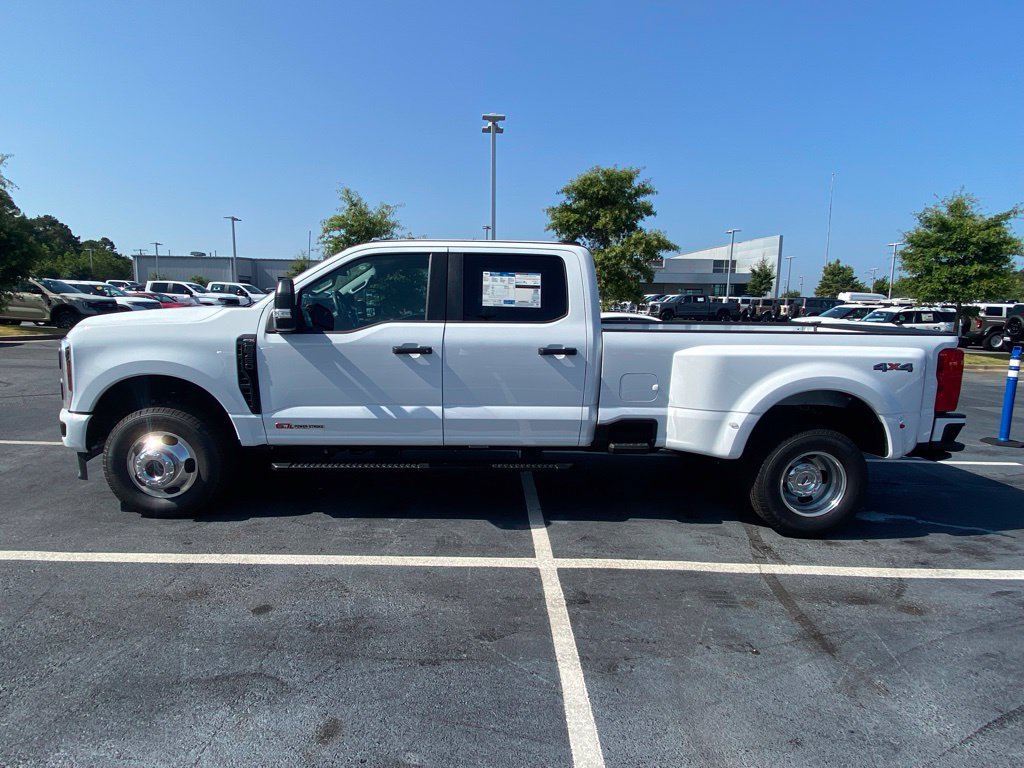 New 2026 Ford F350 XL w/ STX Appearance Package AWD/4WD image 4