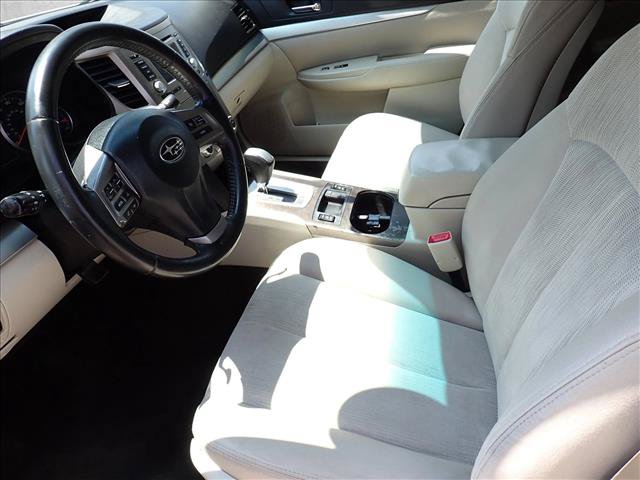 Used 2014 Subaru Outback 2.5i Premium AWD/4WD image 9