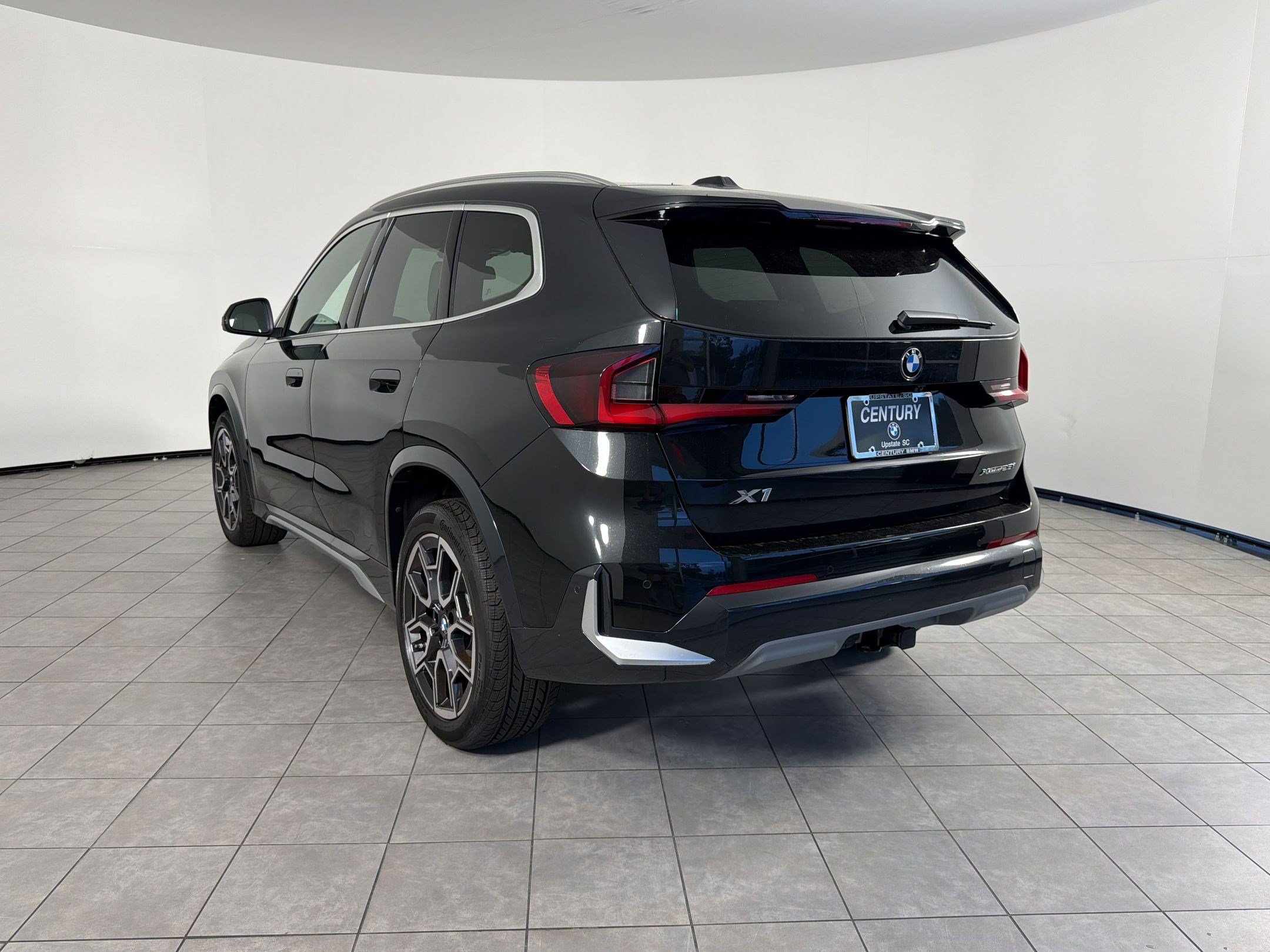 New 2026 BMW X1 xDrive28i w/ Technology Package AWD/4WD image 3