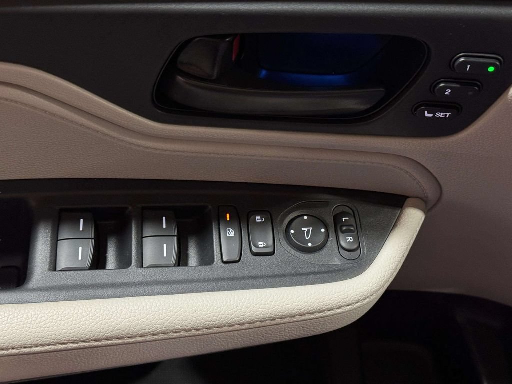 Used 2025 Honda Odyssey EX-L image 9