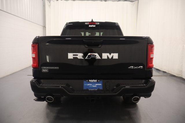 New 2026 RAM 1500 4x4 Crew Cab image 7