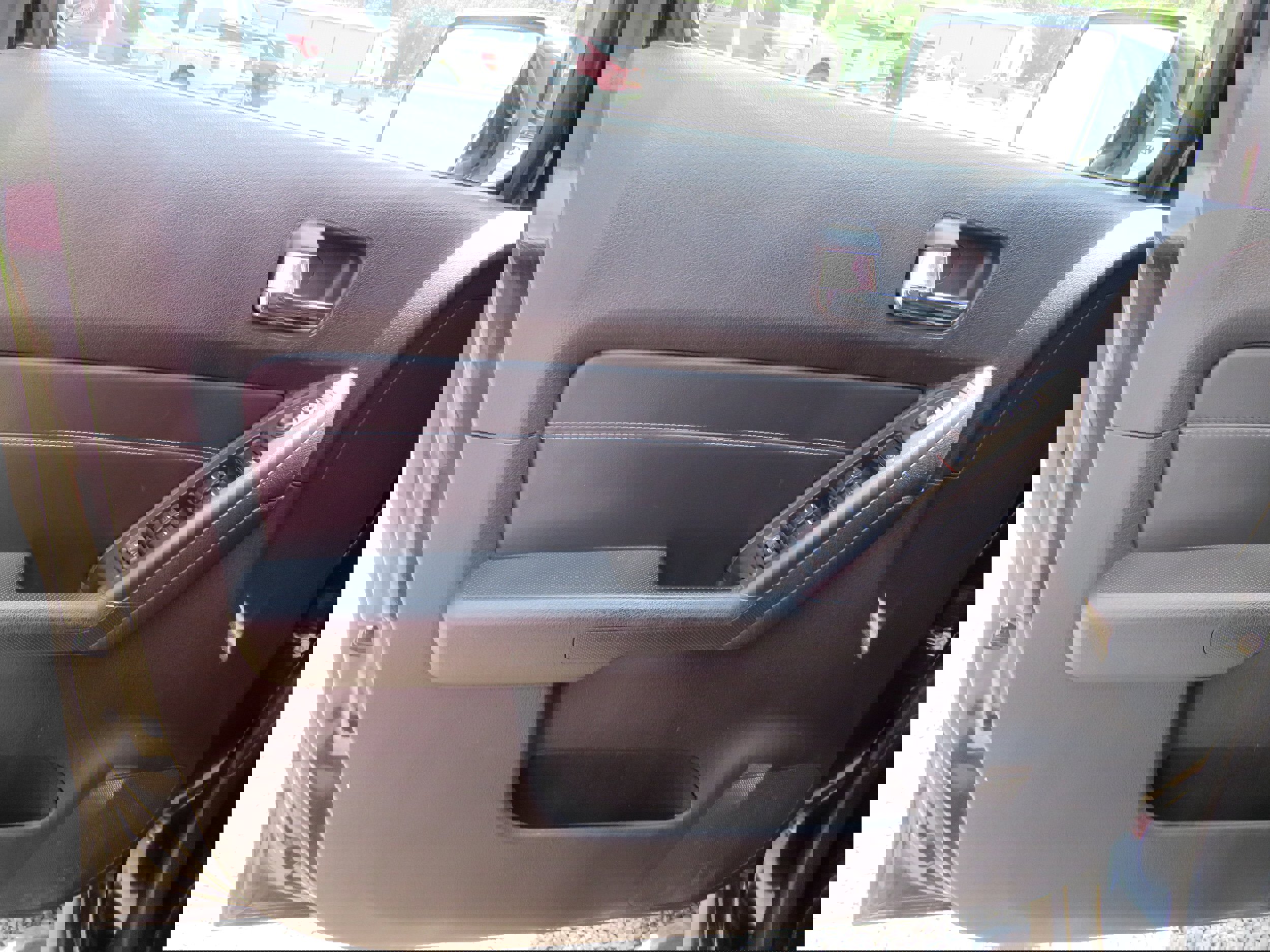 Used 2010 HUMMER H3 Alpha image 16