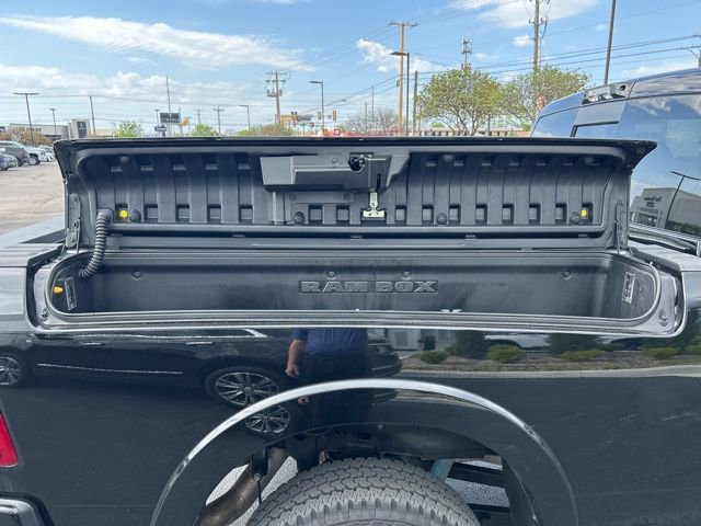 Used 2025 RAM 2500 Limited AWD/4WD image 11