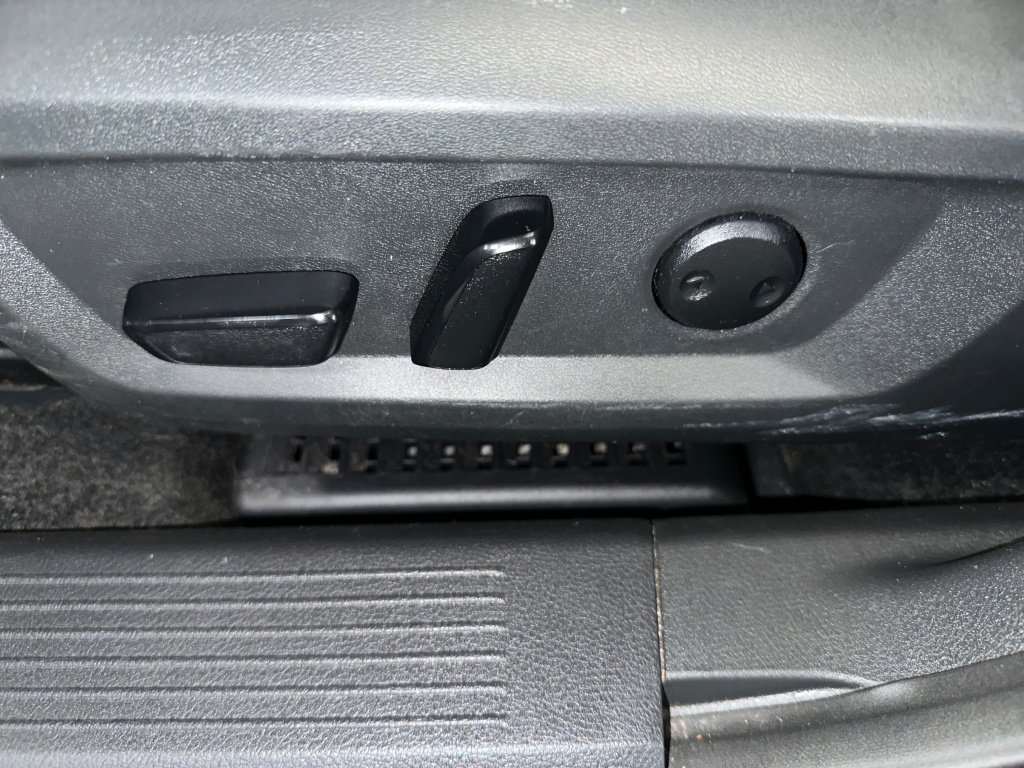 Used 2024 Nissan Rogue SV AWD/4WD image 6