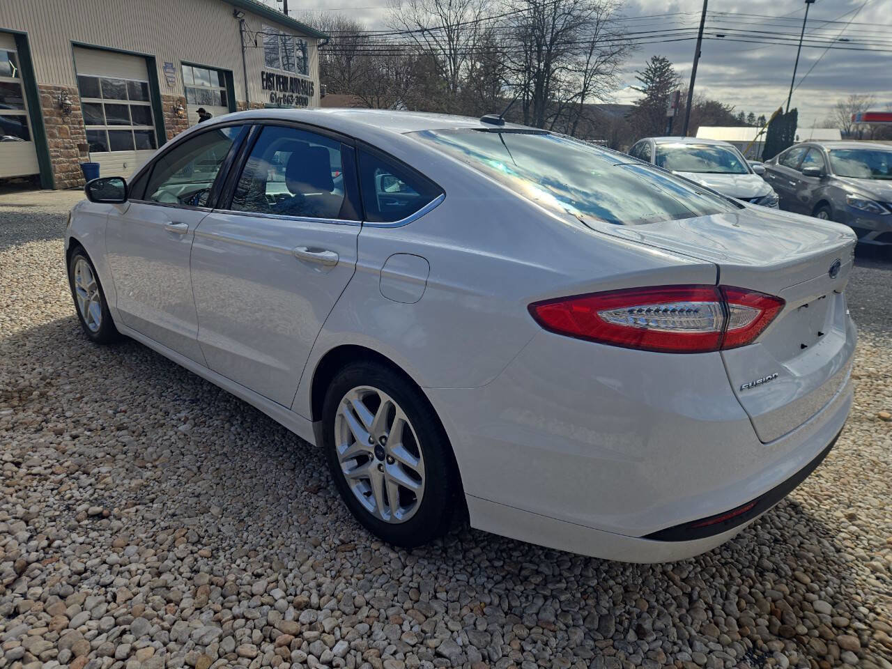Used 2015 Ford Fusion SE image 5