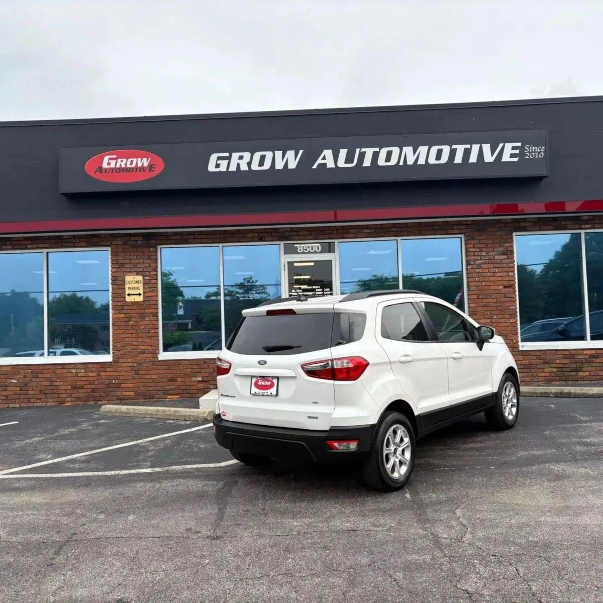 Used 2018 Ford EcoSport SE w/ SE Convenience Package image 49