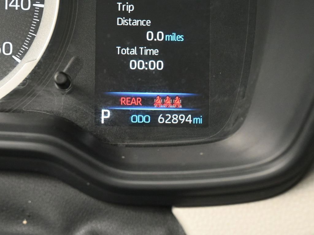 Used 2020 Toyota Corolla LE image 16